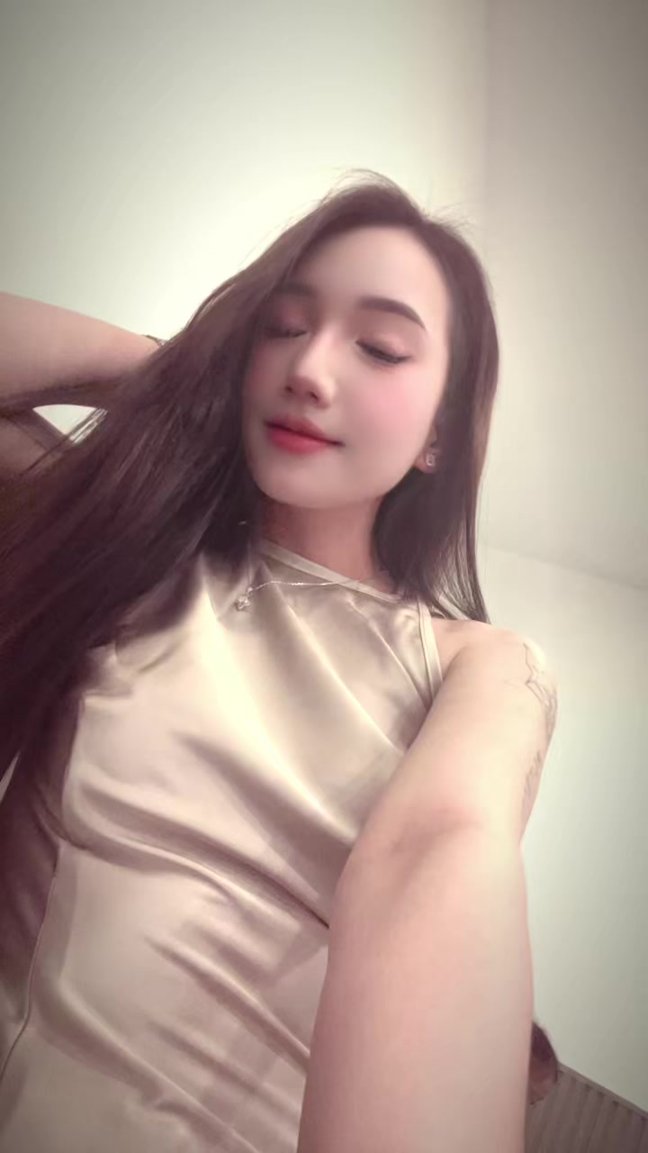 @𝑻𝒉𝒂𝒏𝒉 𝑯𝒂̆̀𝒏𝒈🩵