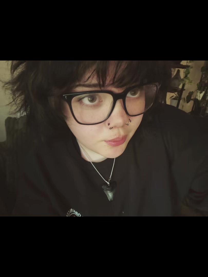 @✭🐞𝘓𝘦𝘯𝘯𝘺🐛✭