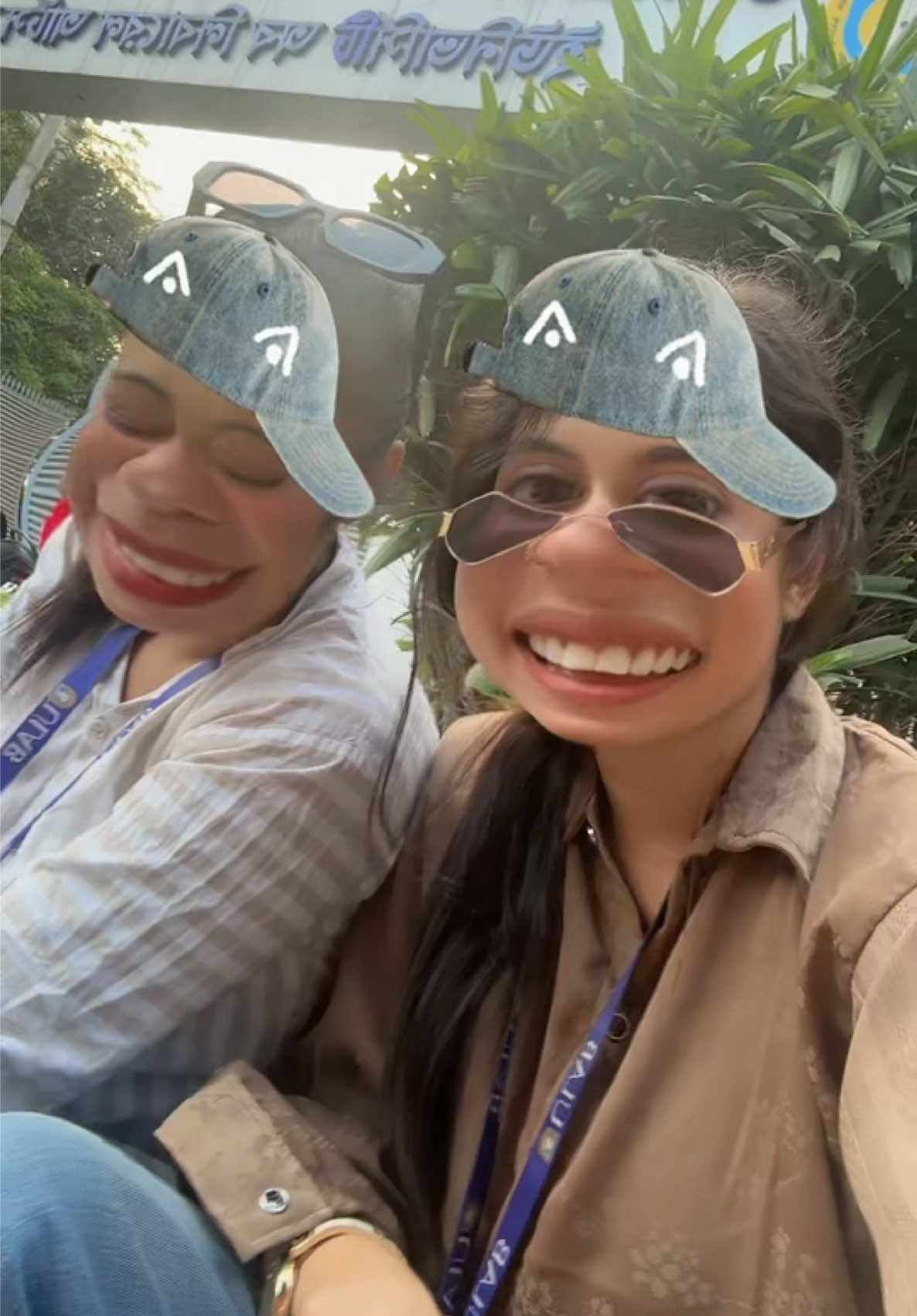 @RivaMoni