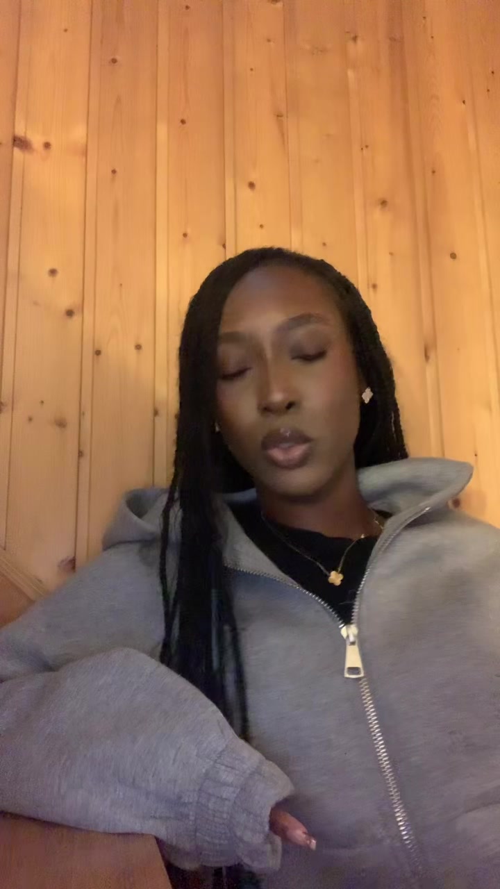 @V🏄🏾&zwj;♀️
