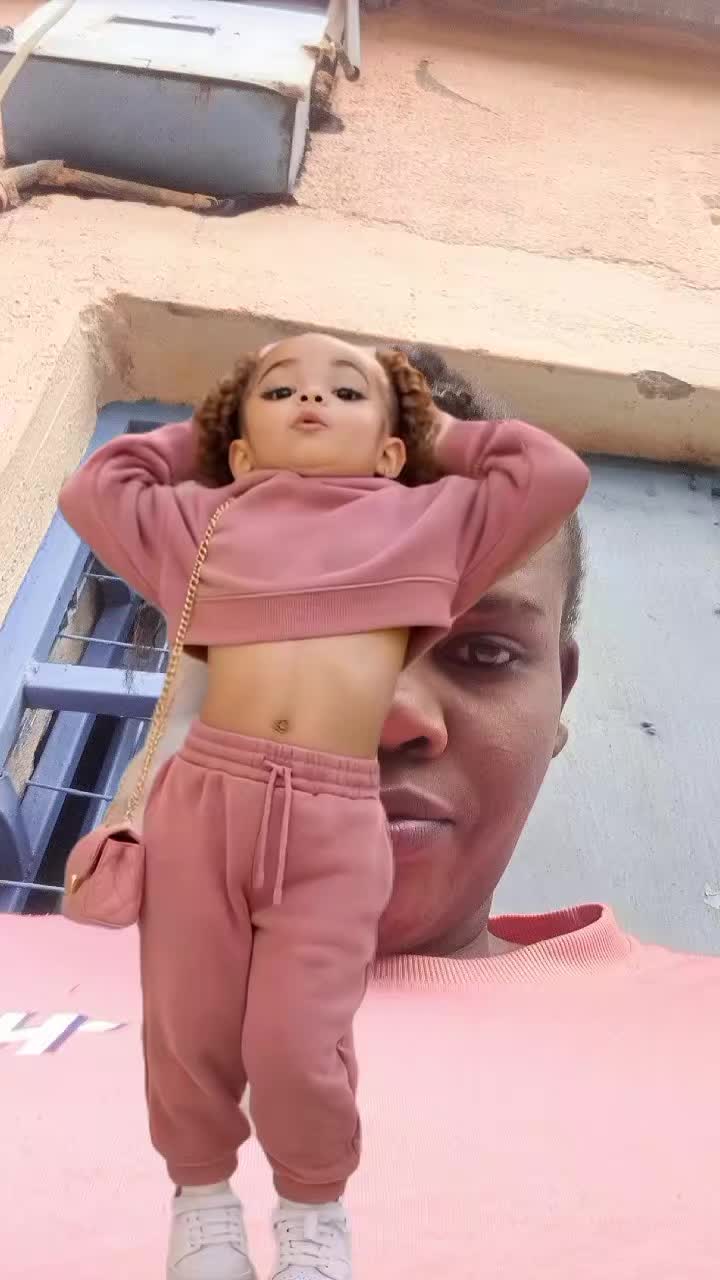 @lydialynn