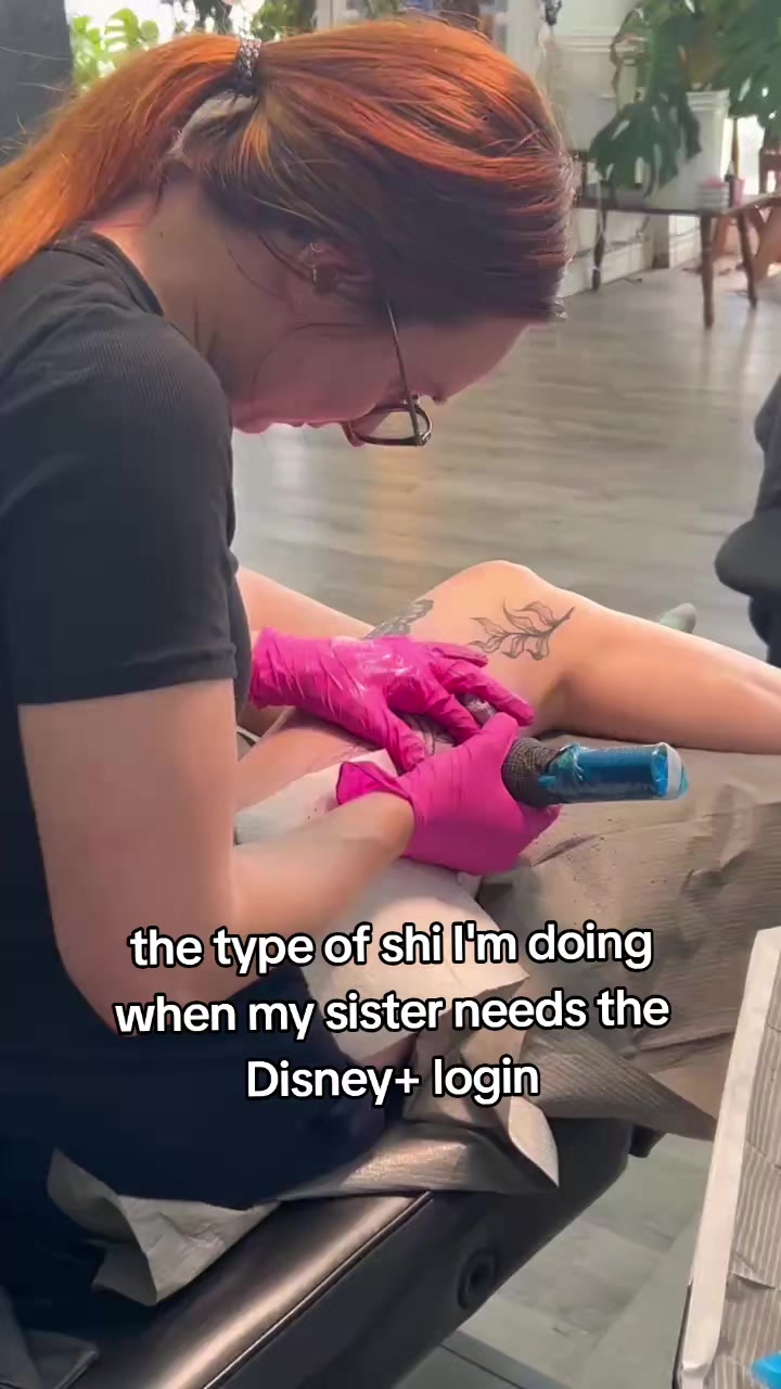@Kat, Tattooer/Creator🖤✨🌿