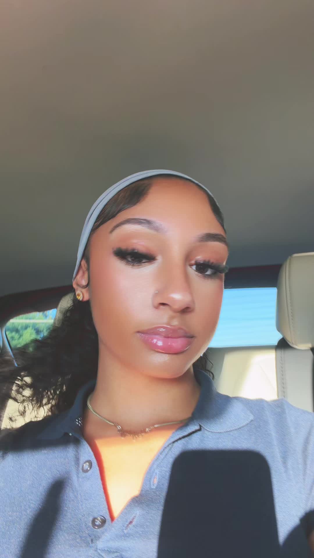 @🫰🏼