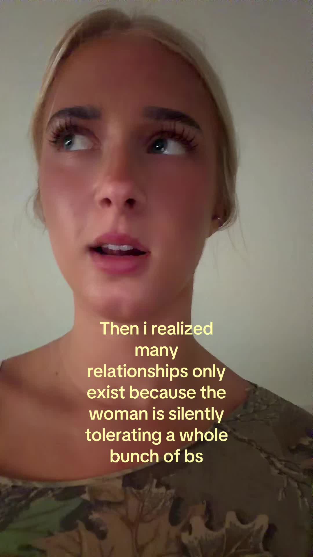 @theelliebarker