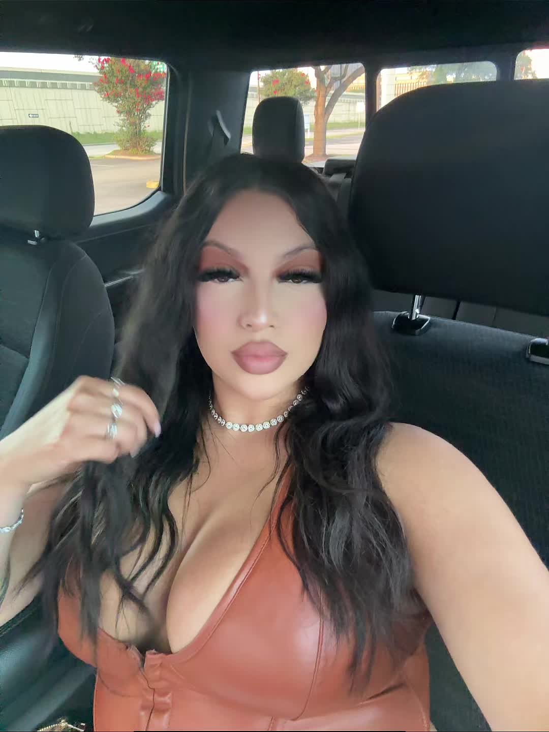 @🧘🏻&zwj;♀️