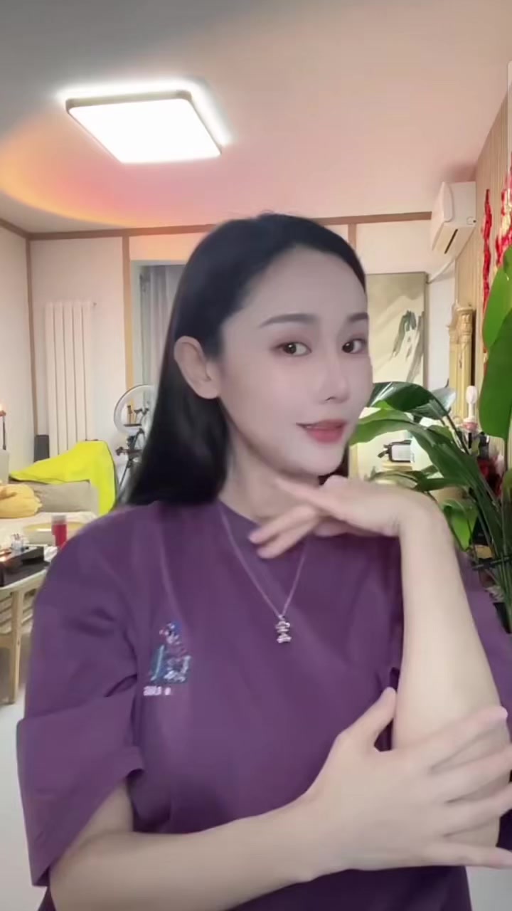 @蒂娃&middot;萨菲拉 ｜Diva Safira