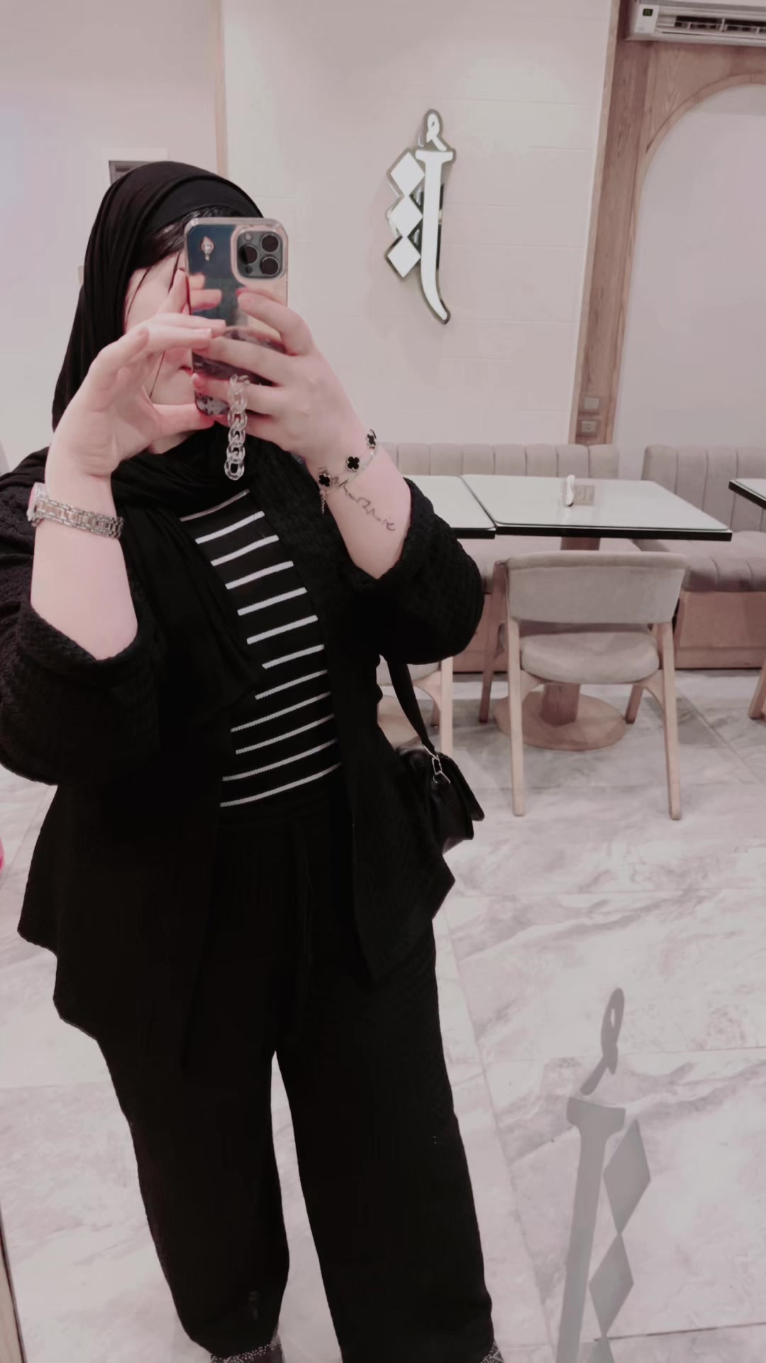 @آلبااااش ممرضهـ☺️🦋💋