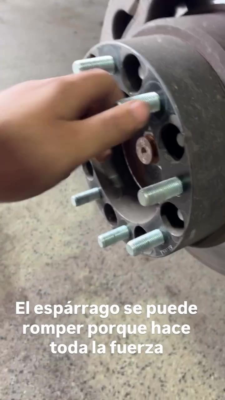 @Los Viejos Gomeria