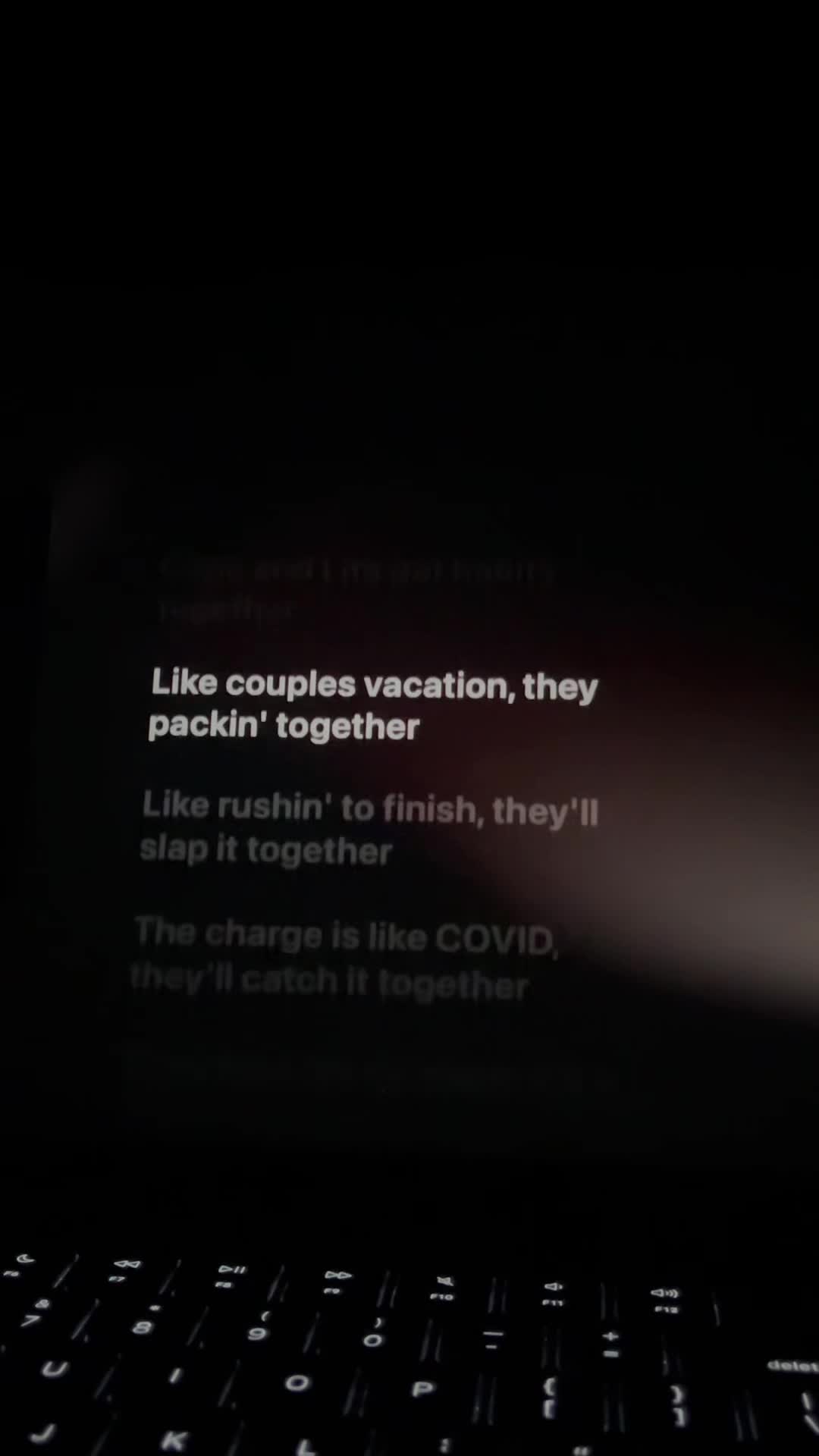 @🎧