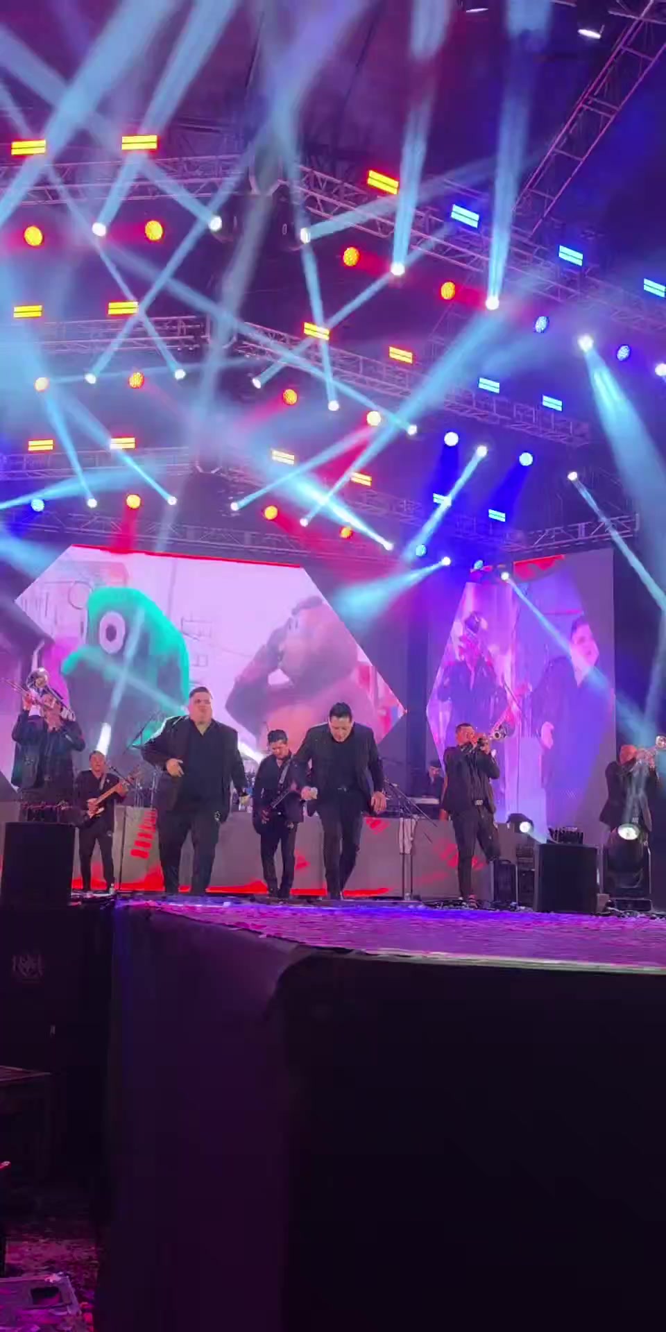 @elreyesfm