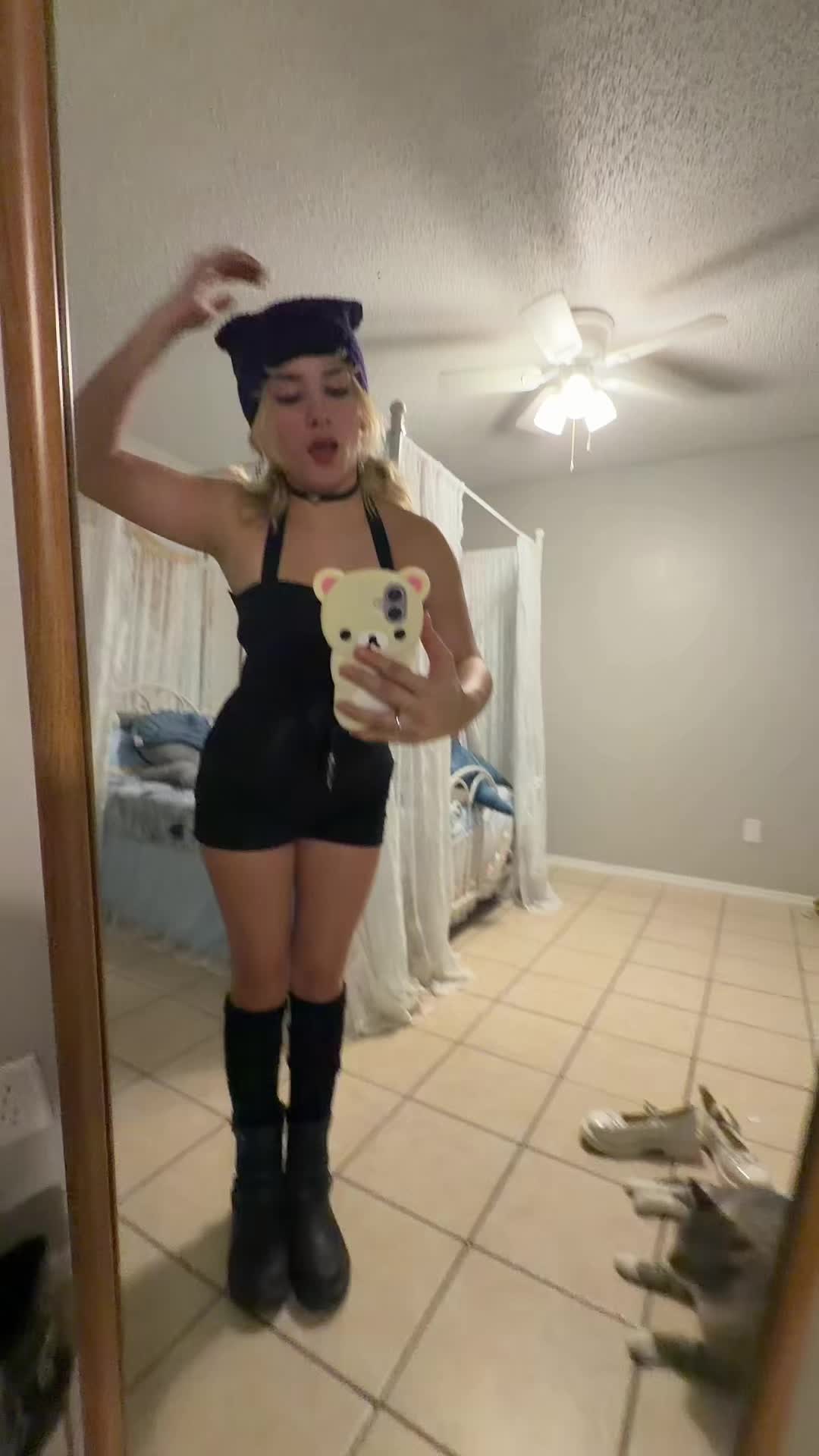 @moonsharkk