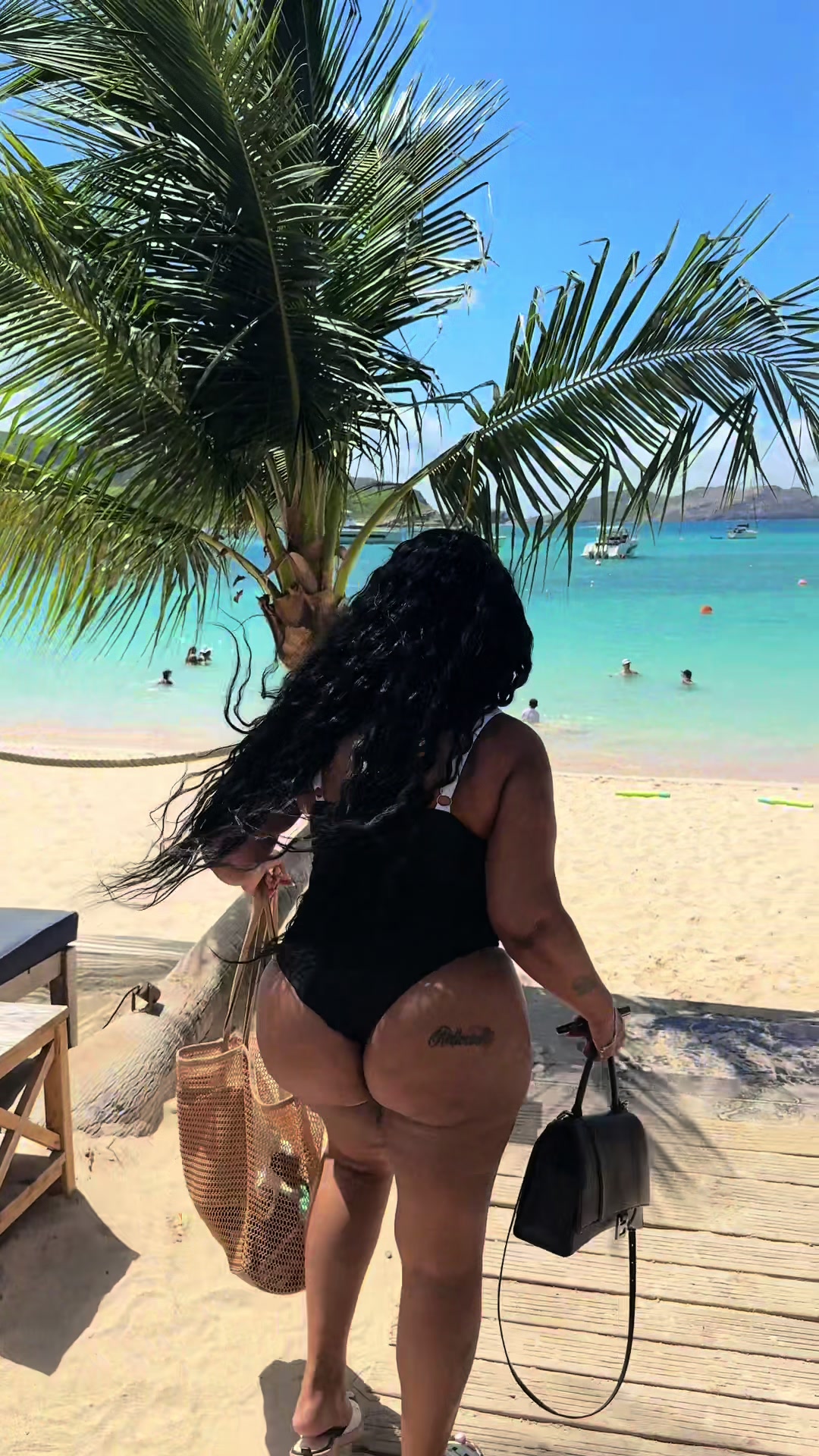 @wealth215_