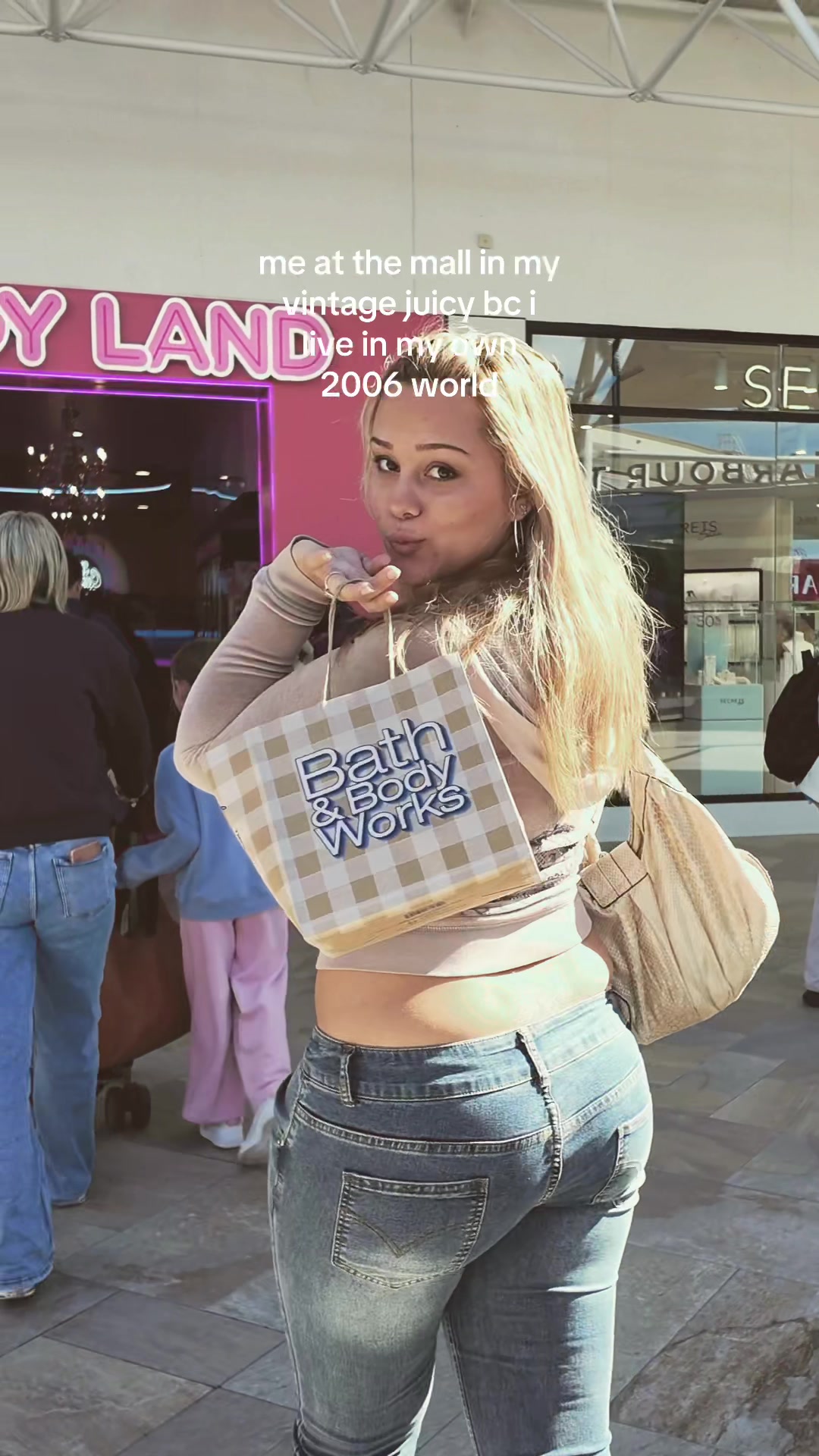 @Nikita Anngelina K ☆
