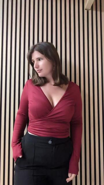 @justme-elena