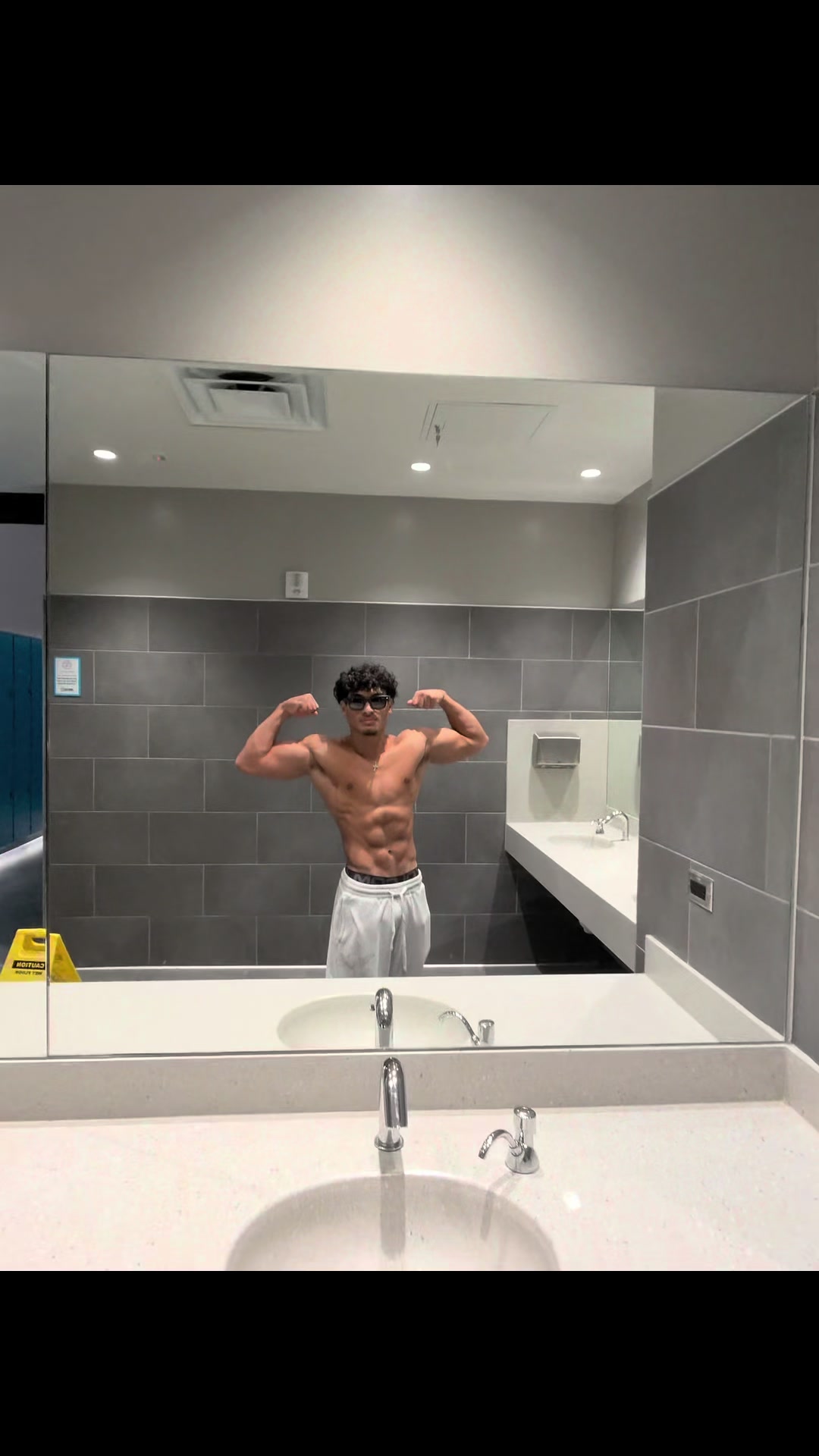 @Its_Zeangonza