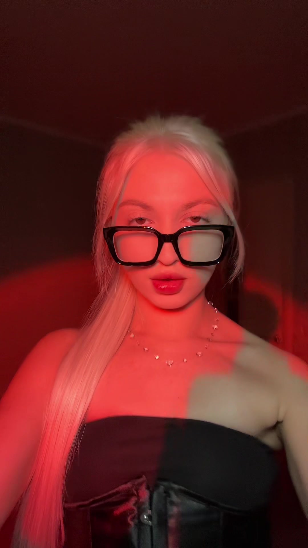 @еся