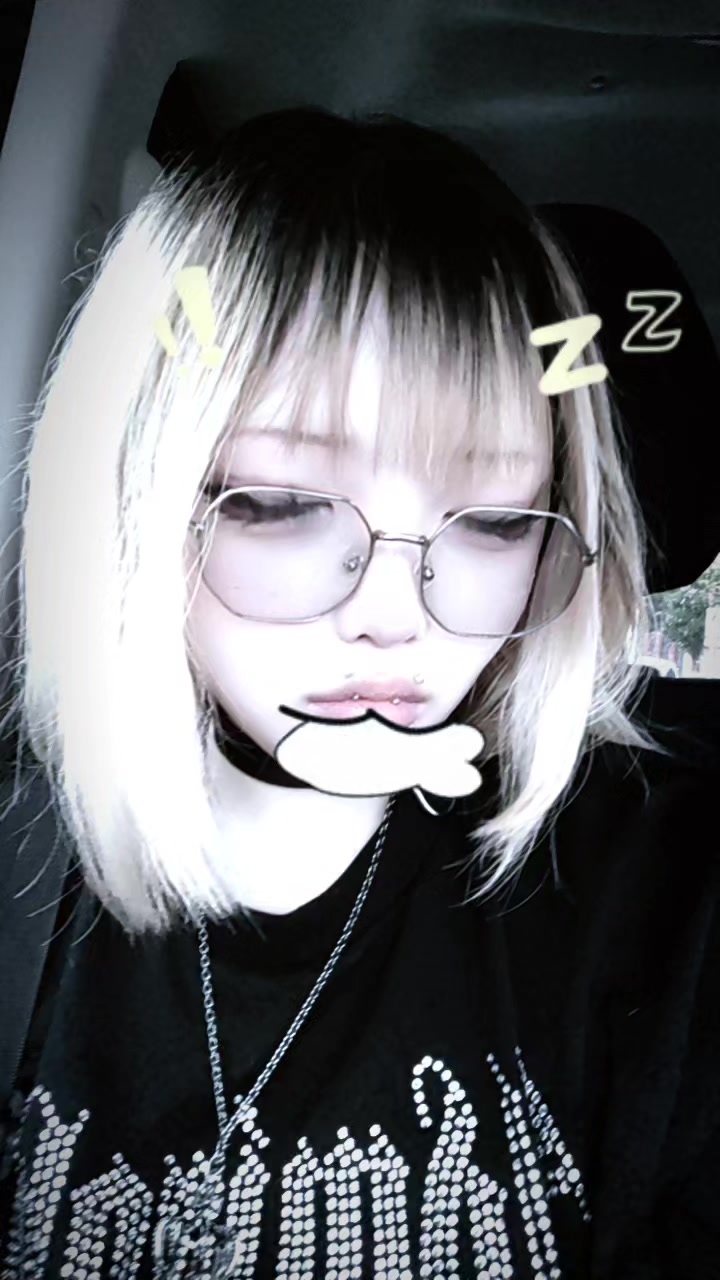 @みゅ ︎︎です . 🗑
