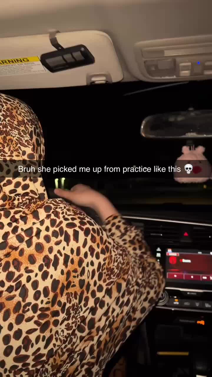 @adoolie_