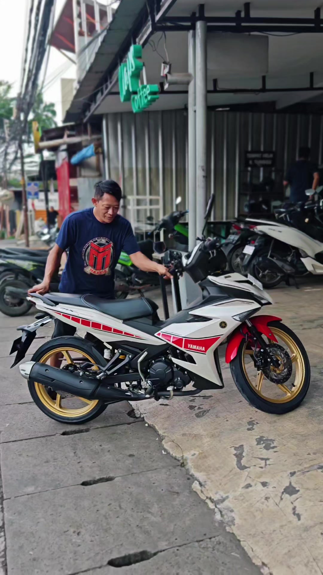 @RUMAH BAN MOTOR JAKARTA