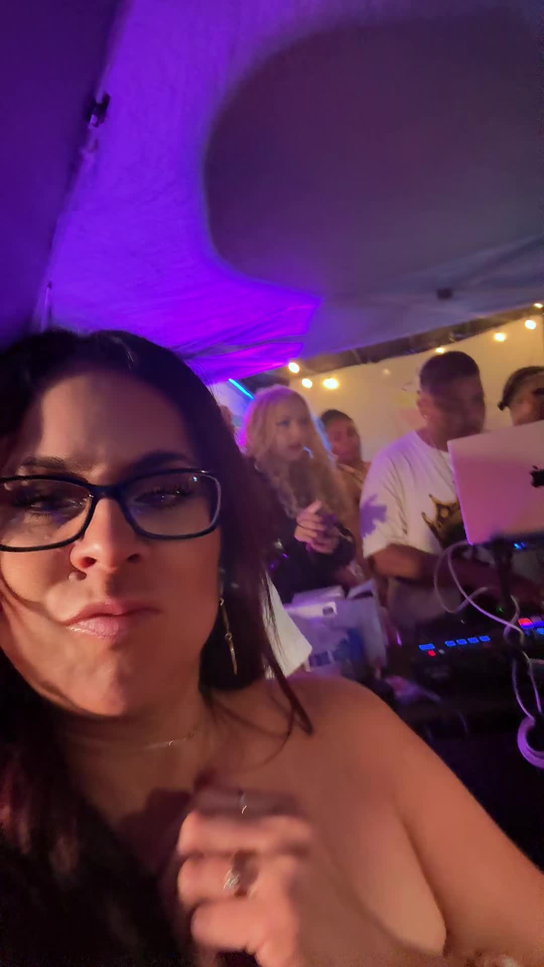 @Angela Lemos
