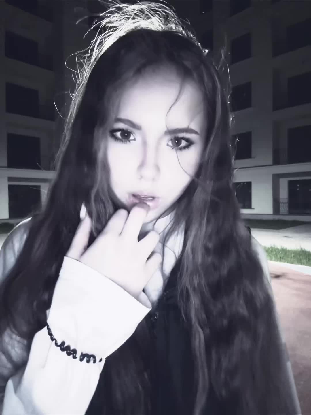 @𝑌𝑢𝑙𝑖𝑎𝑛𝑜𝑣𝑎