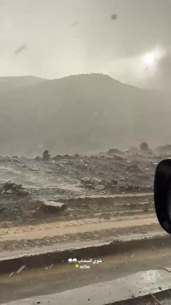 @المدينة المنورة (غيم ومطر)