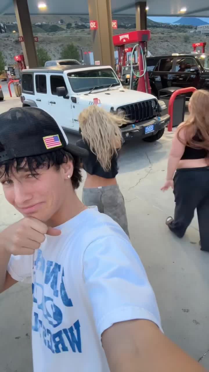 @Bj