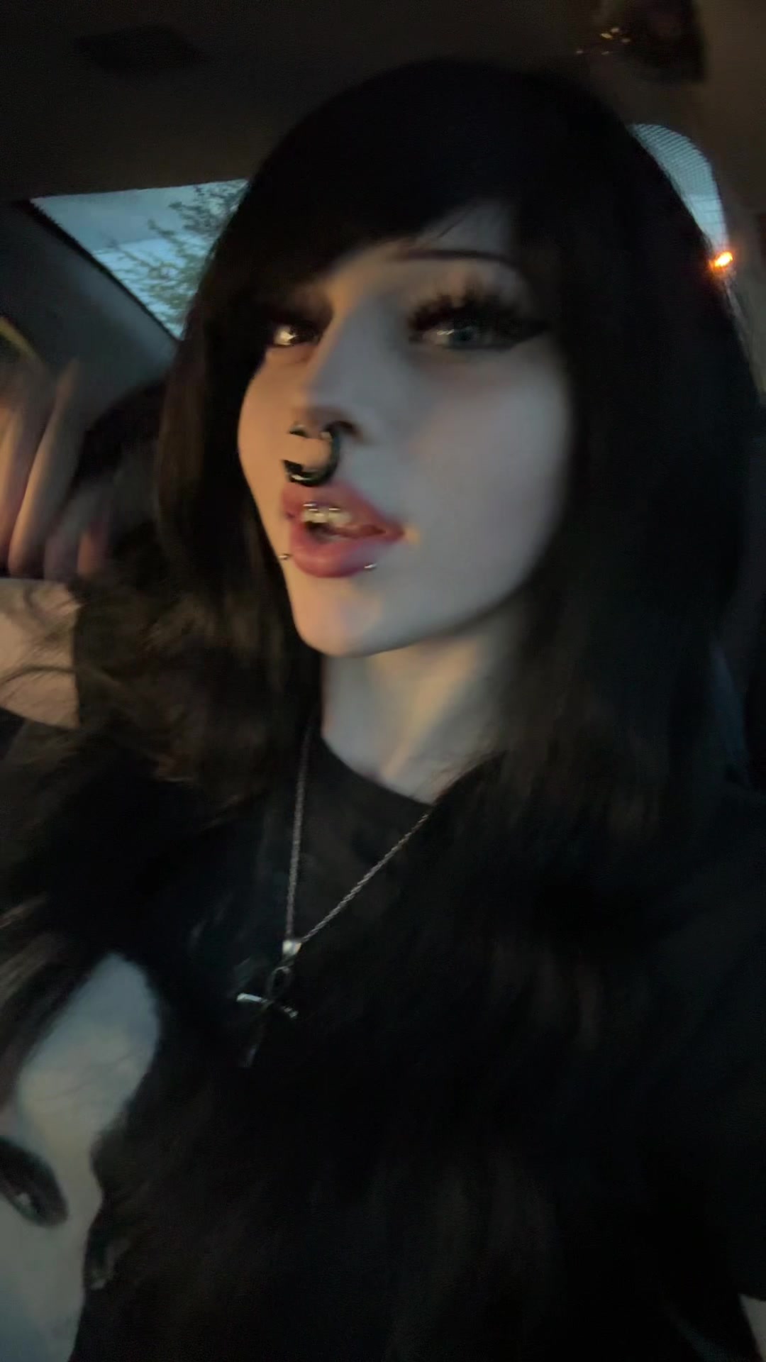 @adelais ྀིྀི