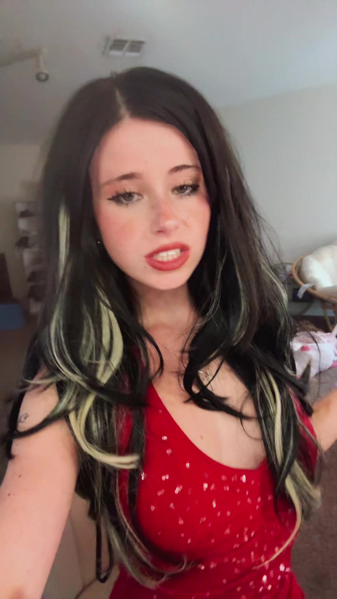@tay ⟢
