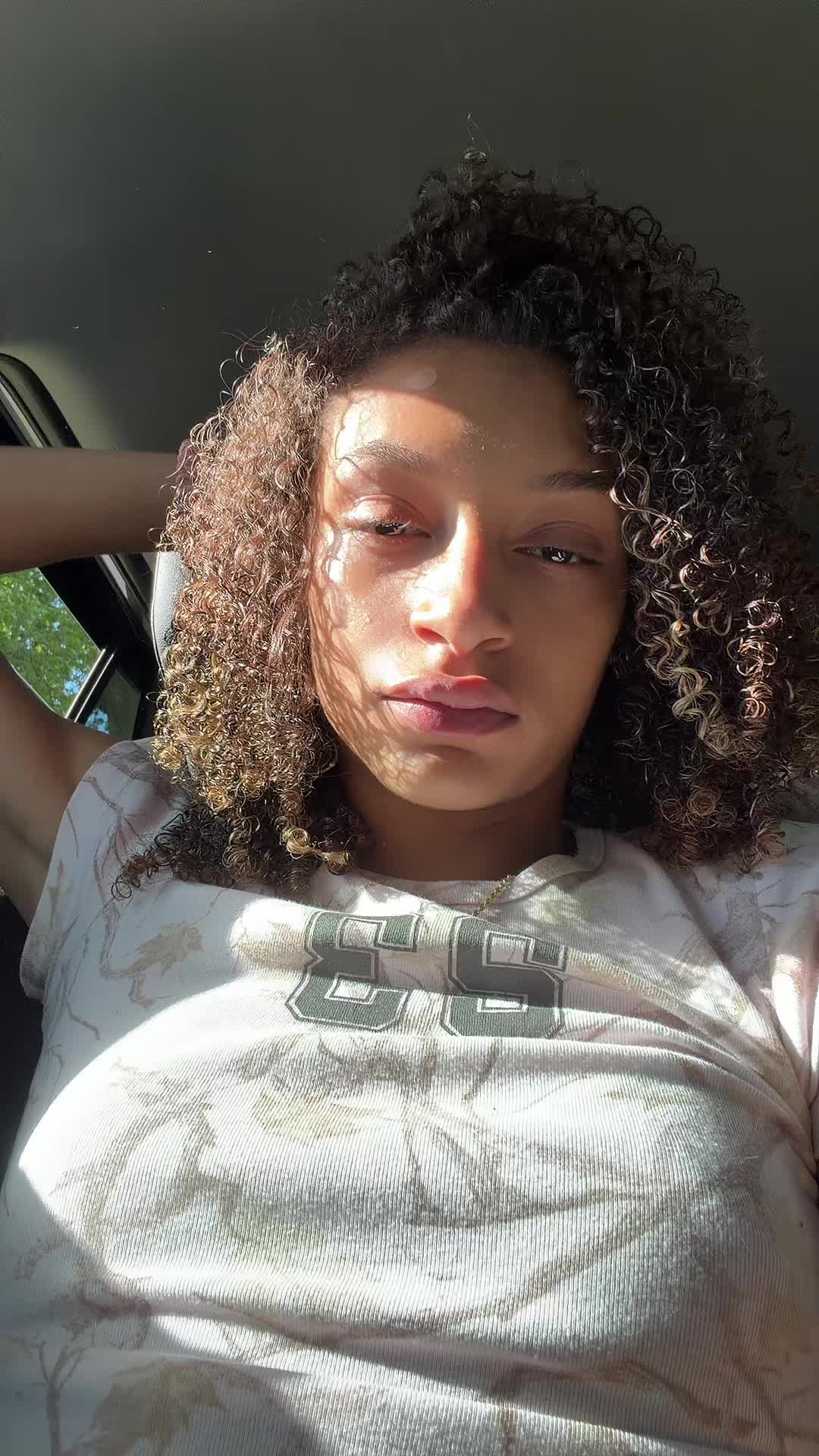 @carleeebaee