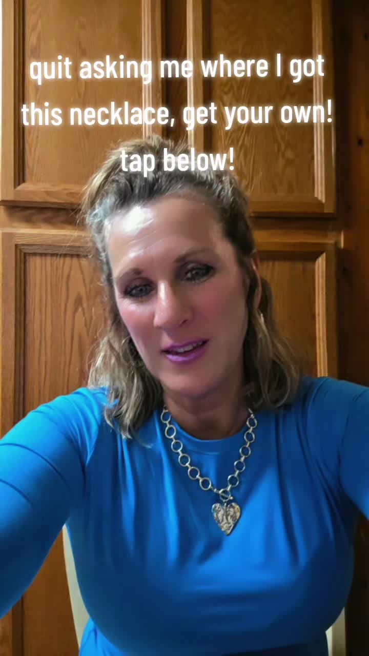 @FoxyRoxyLovesYou