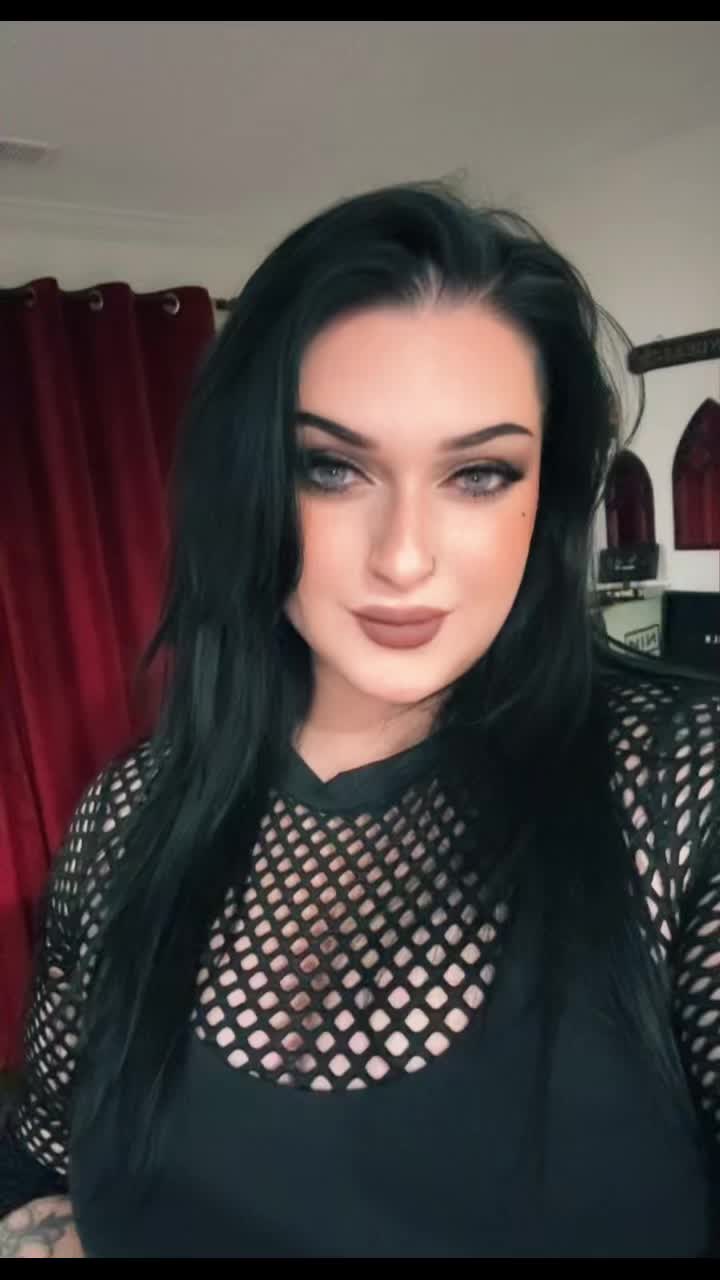 @Gothicccccc