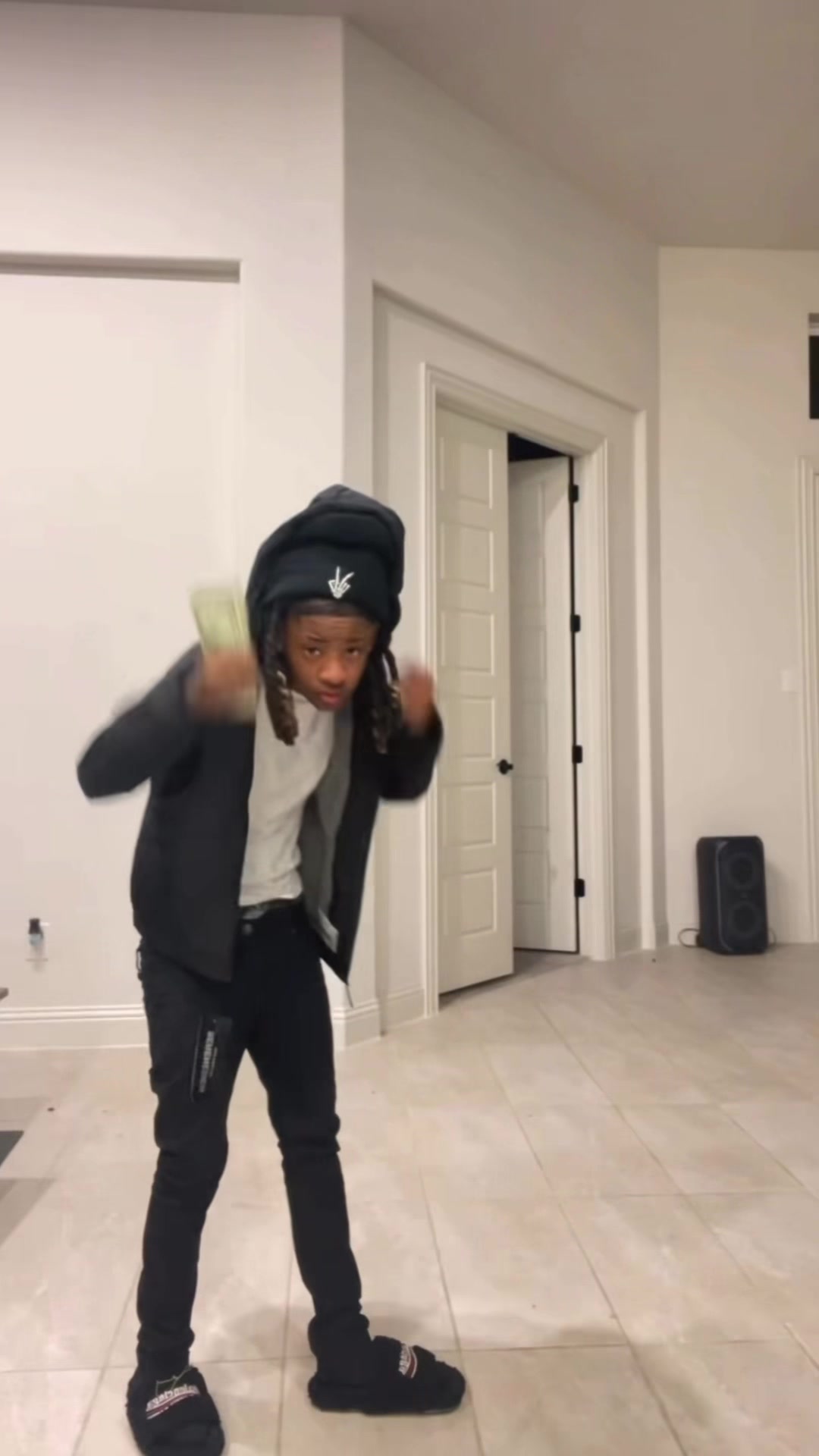 @®️