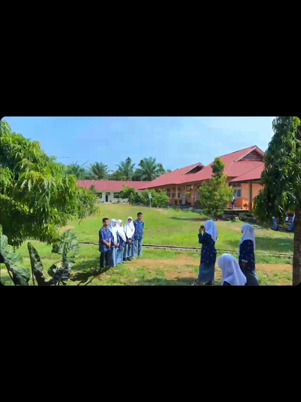 @NhetyeAzma