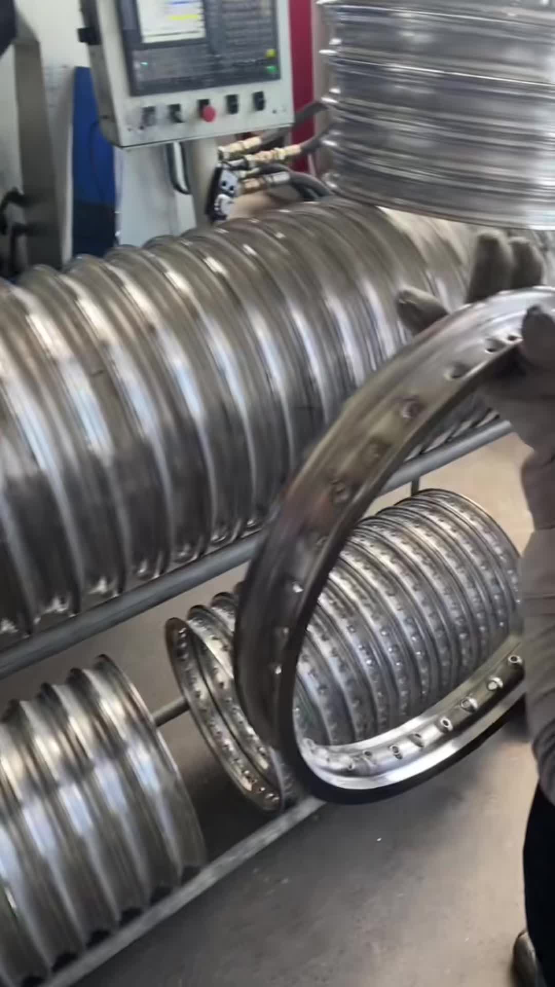 @oukasupermoto