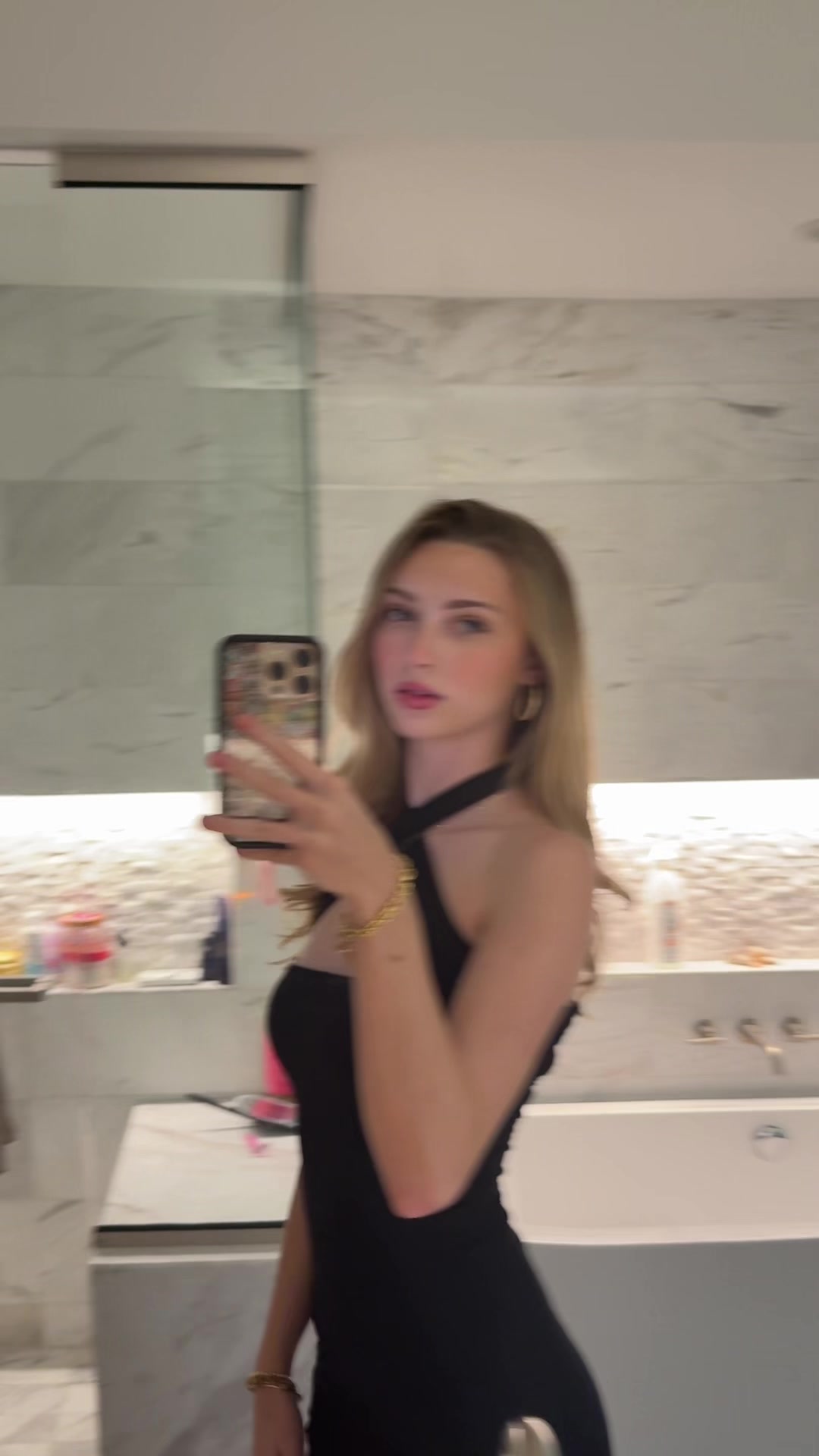 @antoinette