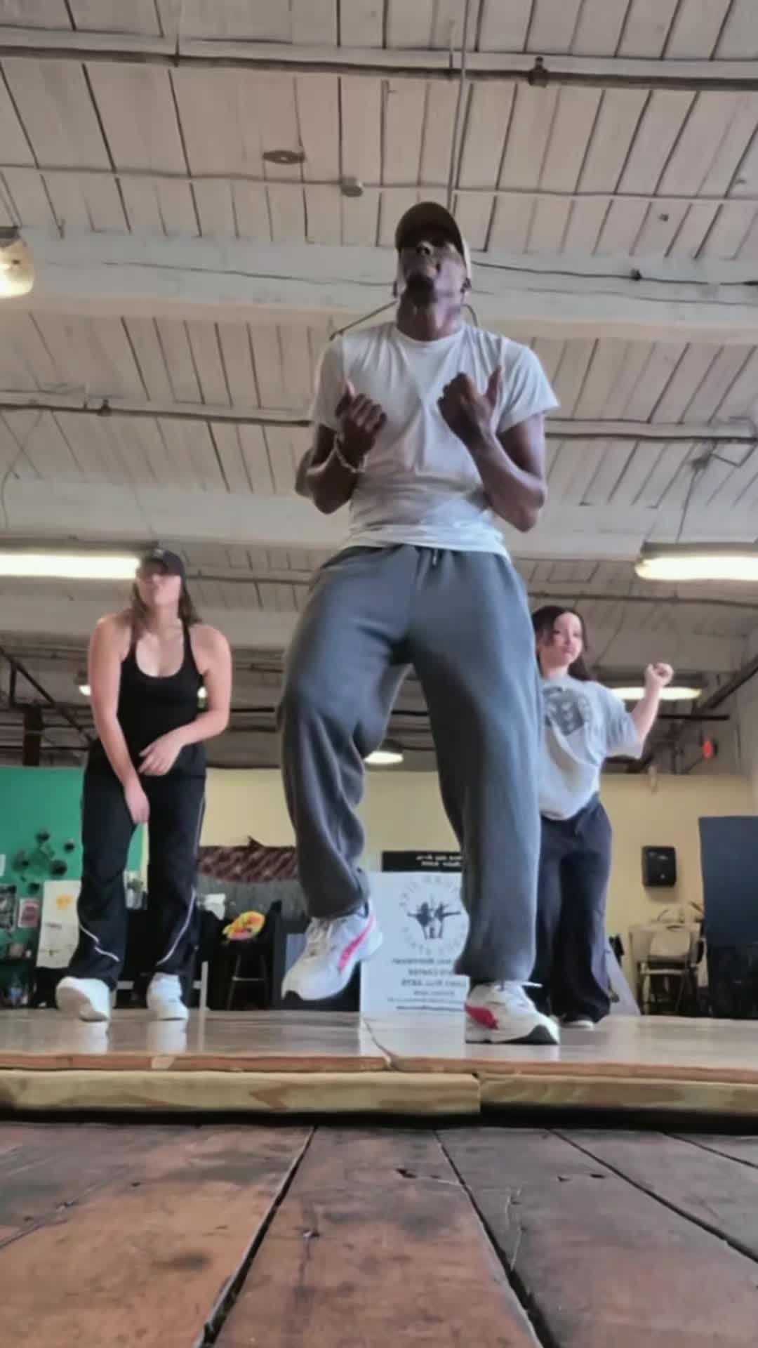 @Dancemachine