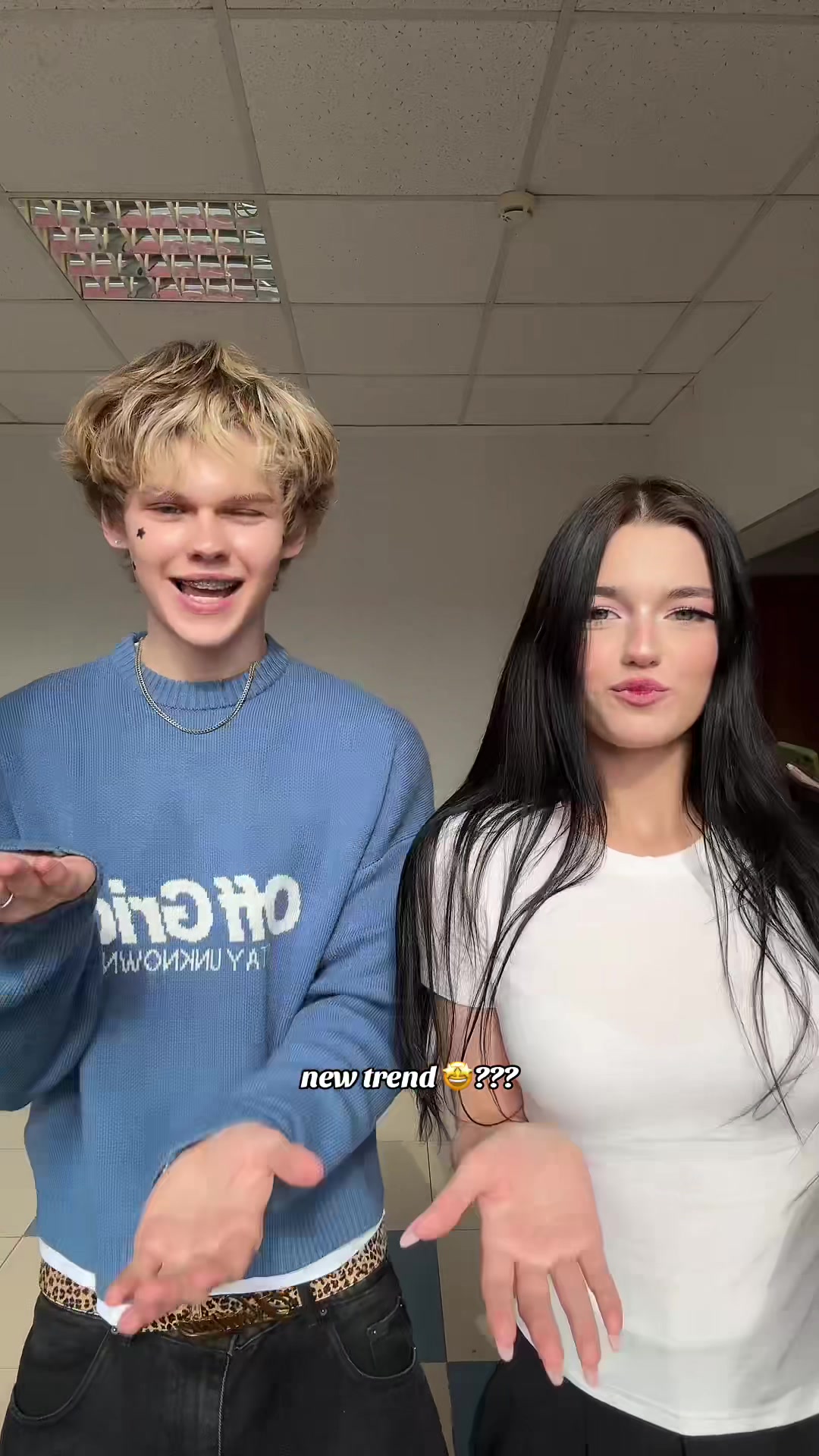 @HOLLIKLIN