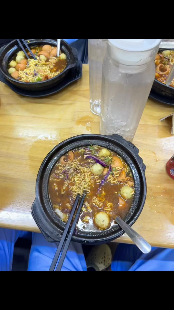 @Mut-못-មុត🤍