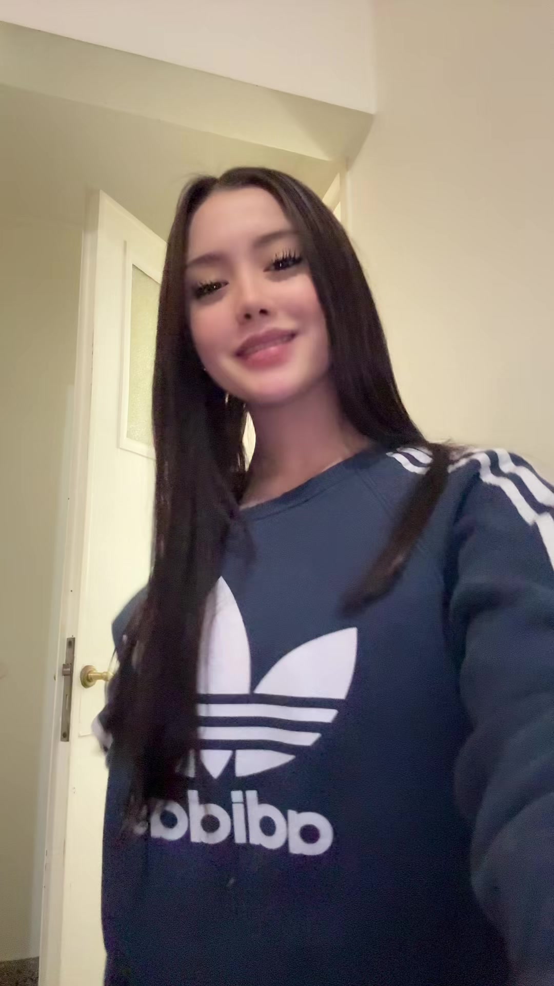 @T A N I A