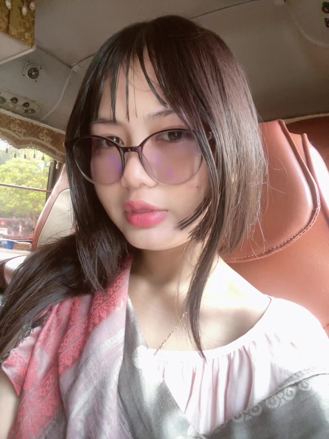 @លីហ្សា_ Liza 𝜗𝜚˚⋆