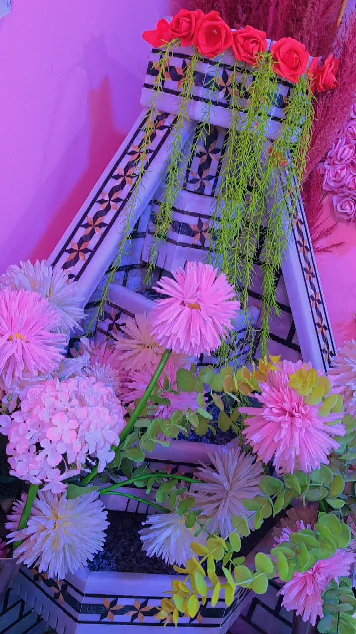 @حْوْرْ آلْعْيْنْ.