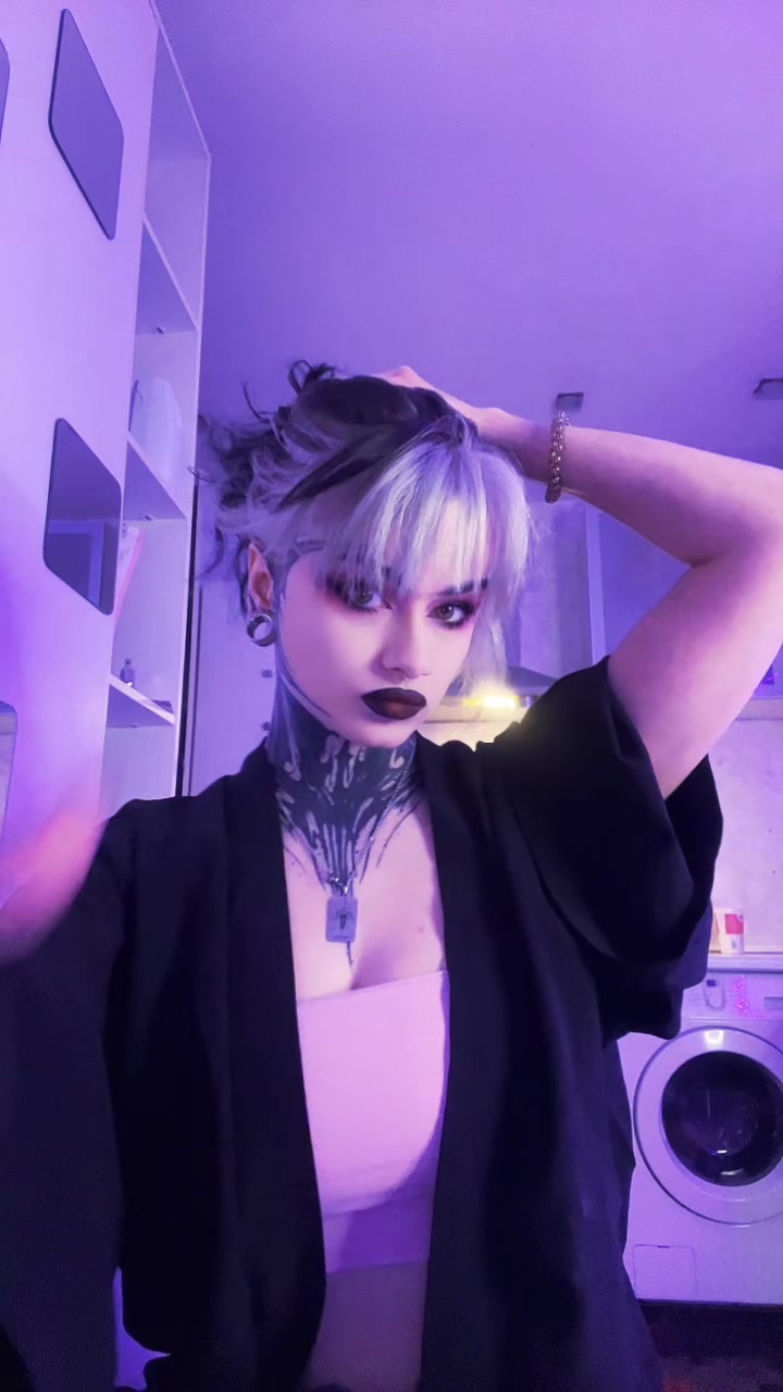 @Tsukini_suka🍅