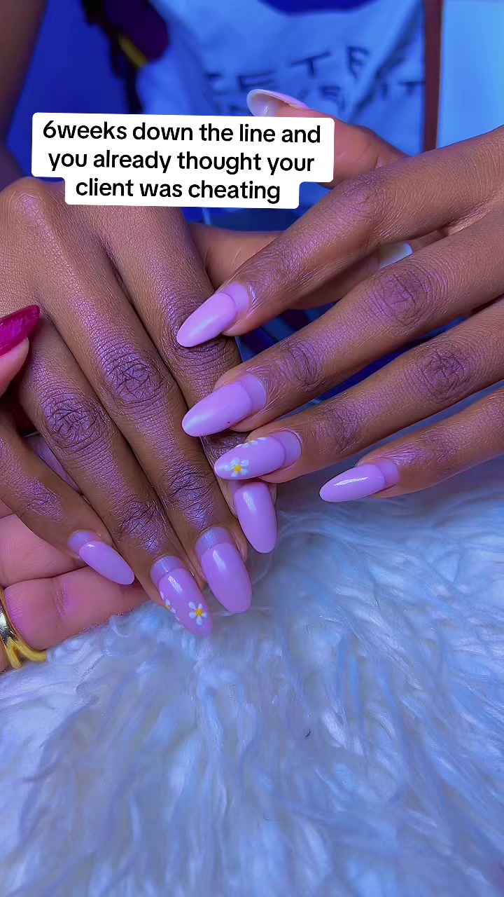 @Essie&rsquo;s glow hub