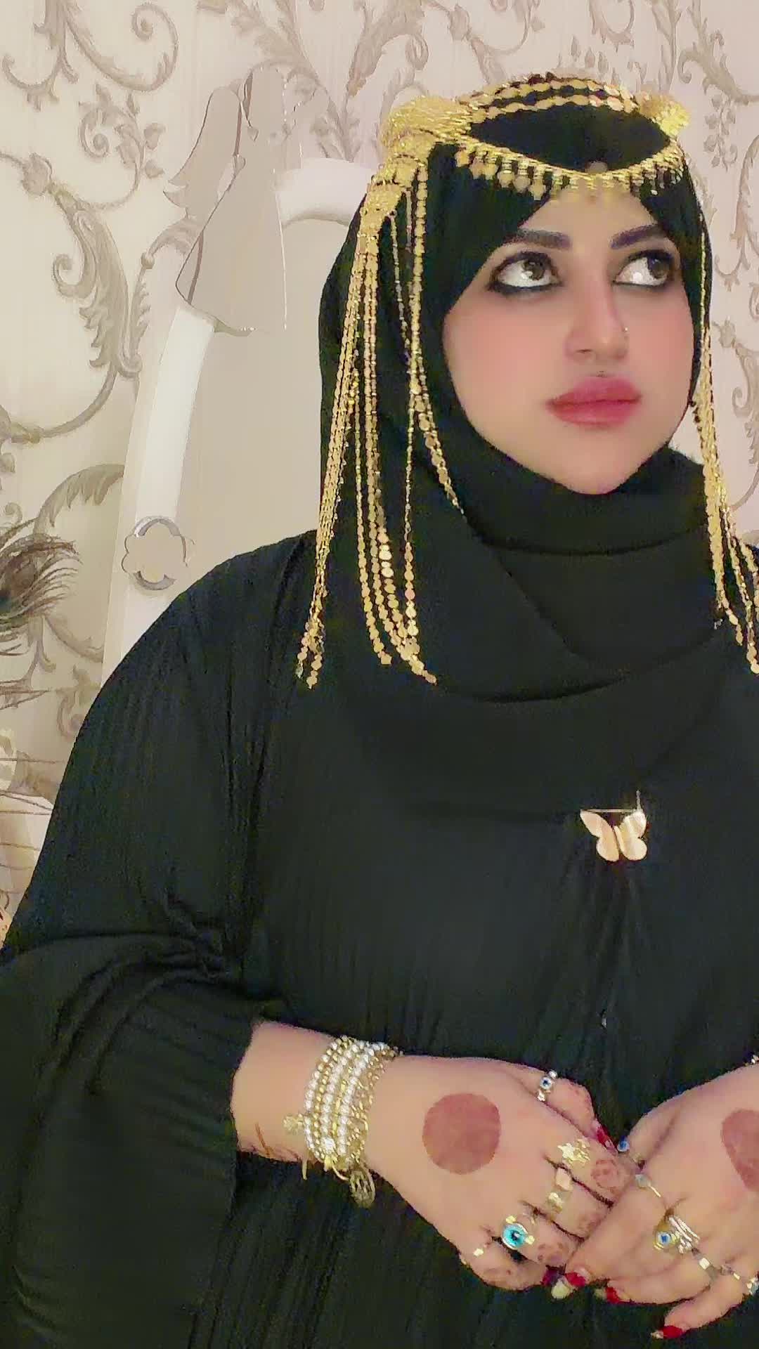 @🖤𝗕𝗹a𝗰𝗸⚔️𝚀𝖚e̊e̊𝖓👑