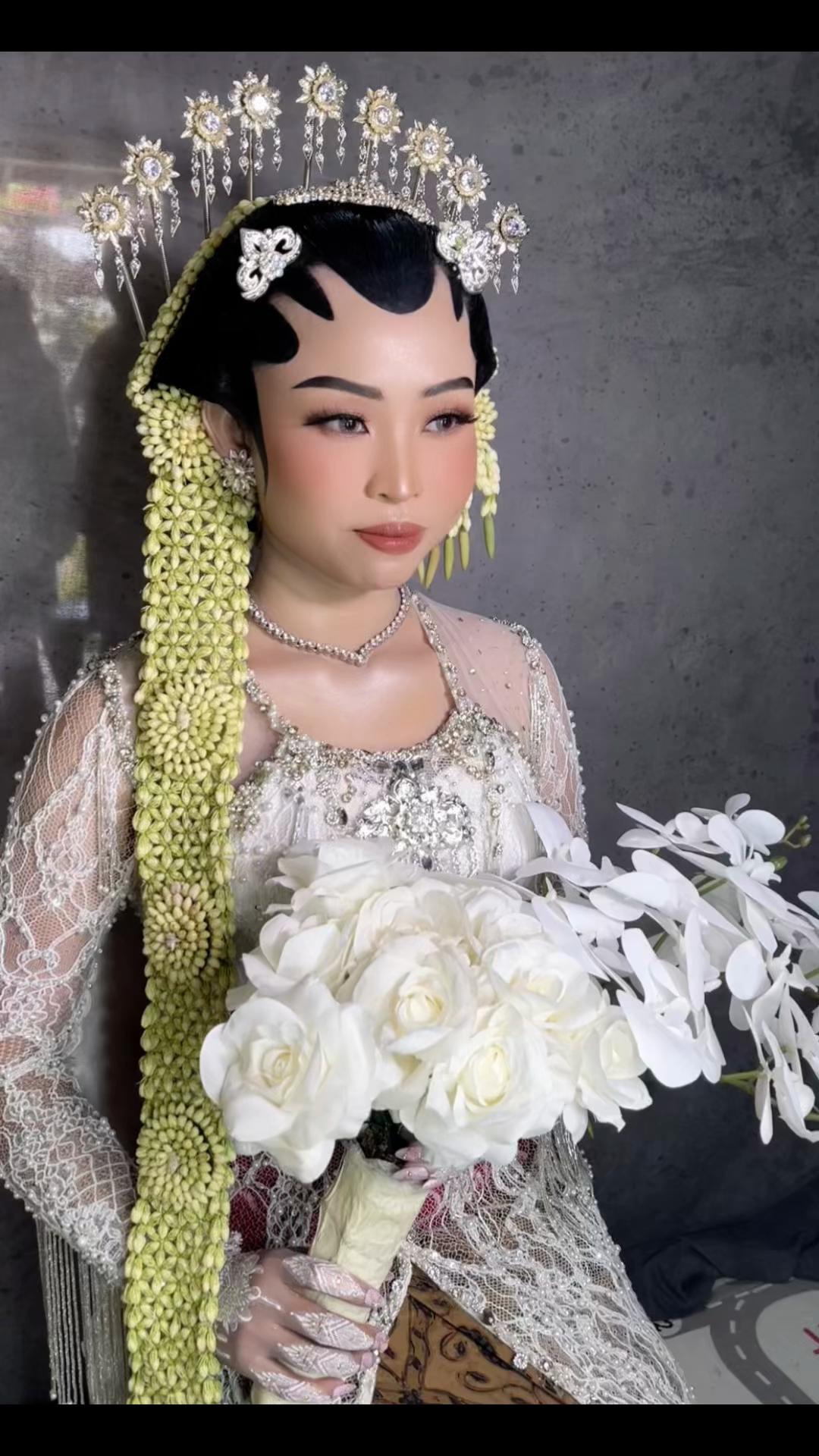 @mayumiwedding