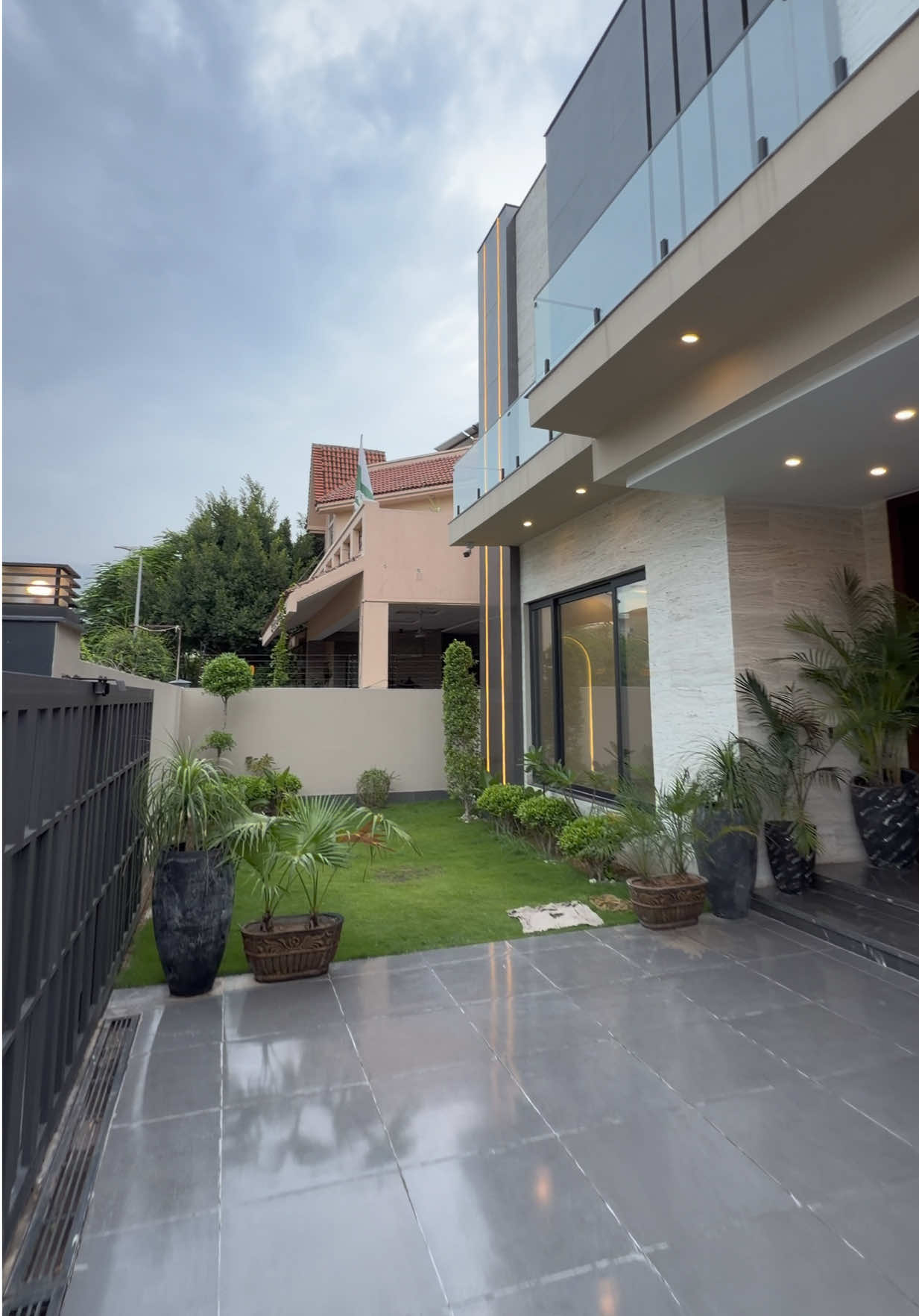 @TheHouseOfPropertyOfficial