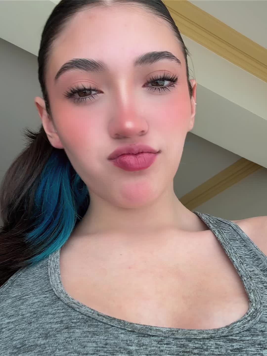 @_Briana_Zotés.