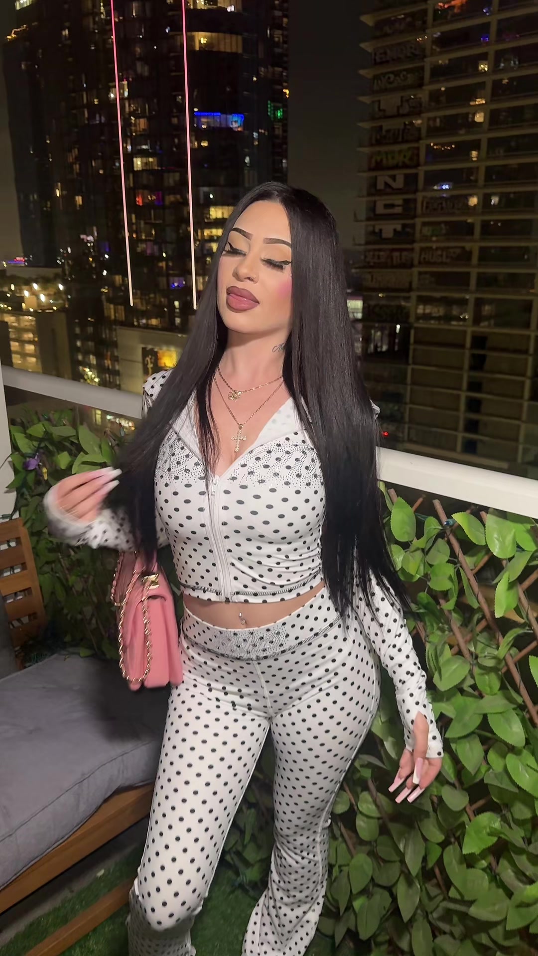 @Isabella