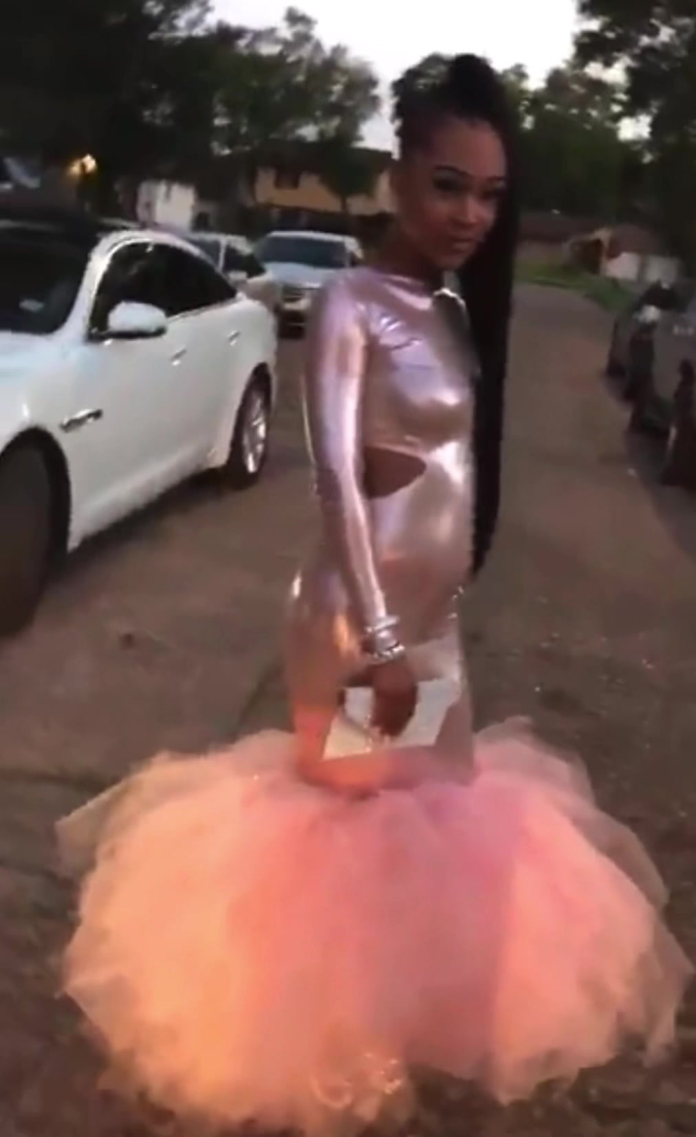 @￴